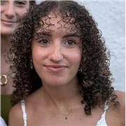 Estudiante con titulo C2 en inglés que ofrece apoyo y seguimiento a niños e adolescentes en el aprendizaje de esta lengua.